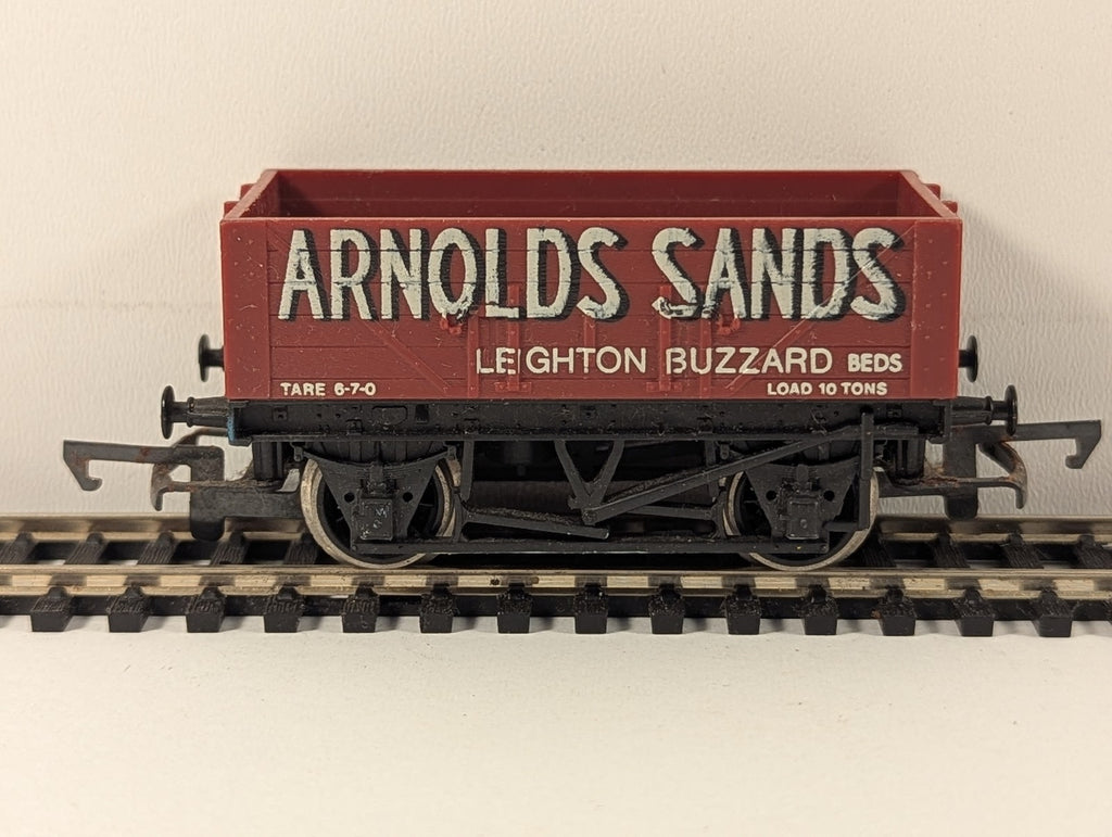 Hornby OO Gauge Arnolds Sands 5-Plank Open Wagon Goods Wagon