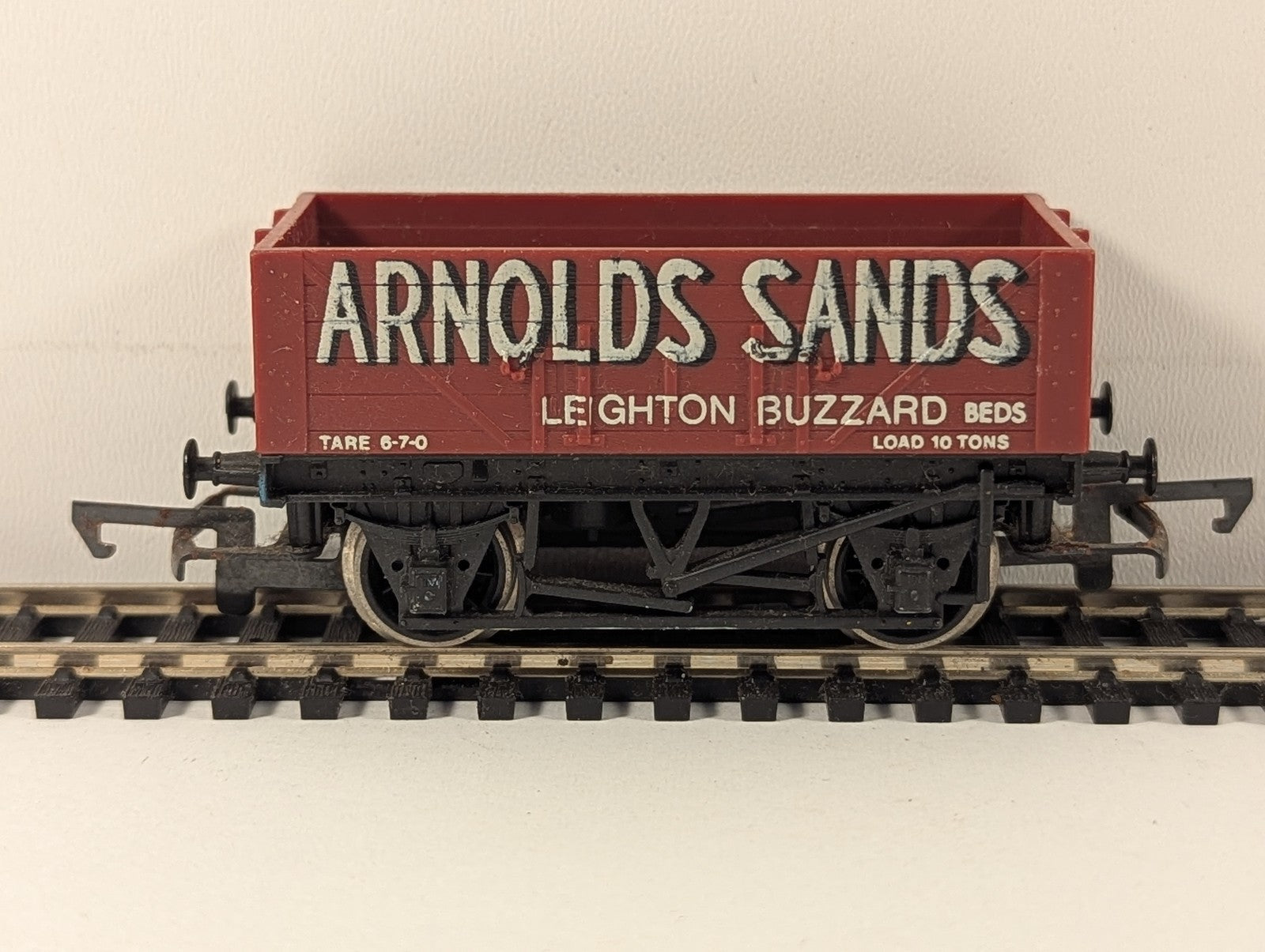 Hornby OO Gauge Arnolds Sands 5-Plank Open Wagon Goods Wagon