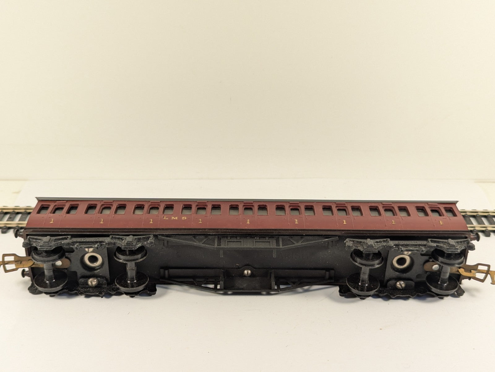 Graham Farish OO Gauge LMS 1st Class Suburban Composite Coach Boxed