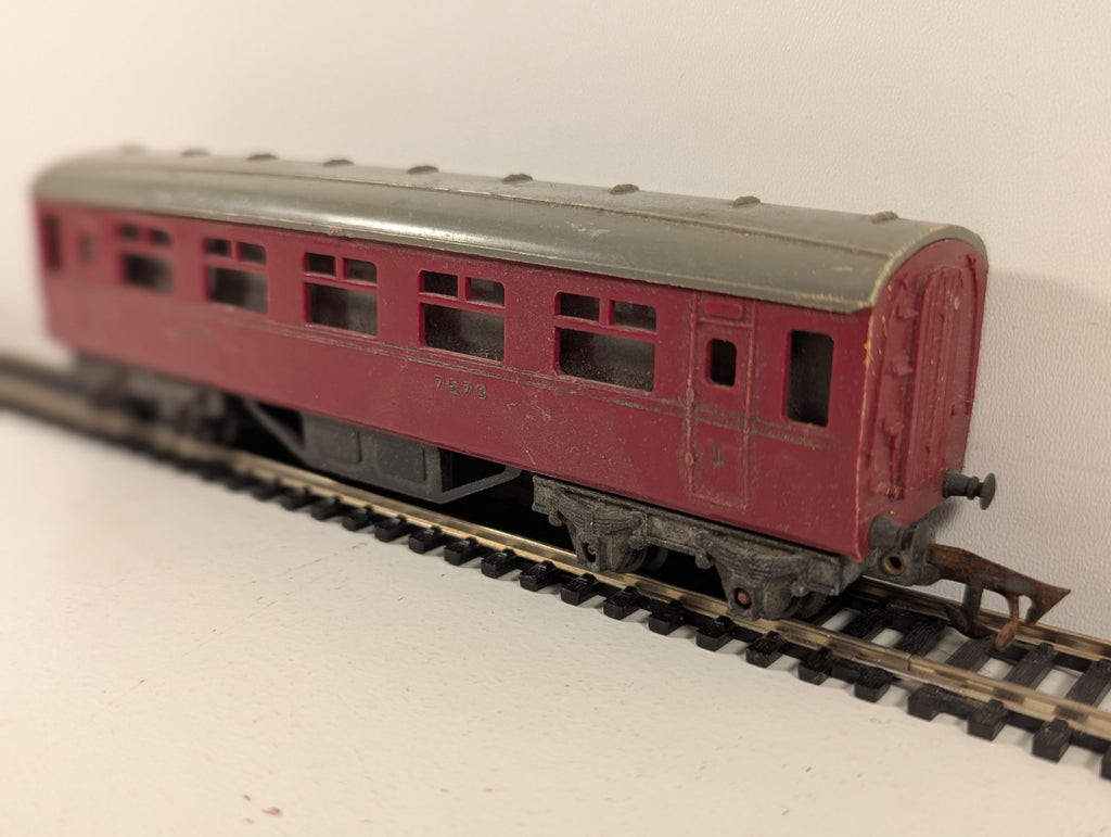Tri-ang OO Gauge LMS Passenger Coach