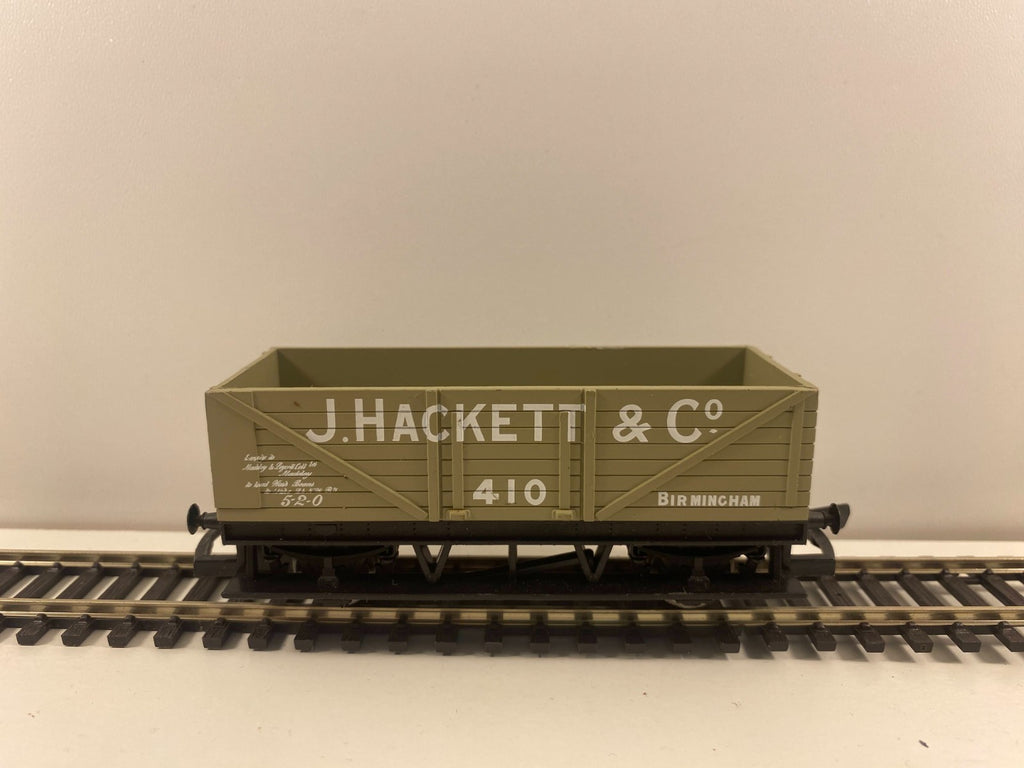 Hornby R6595 6-Plank Open Wagon “J. Hackett & Co.” – OO Gauge