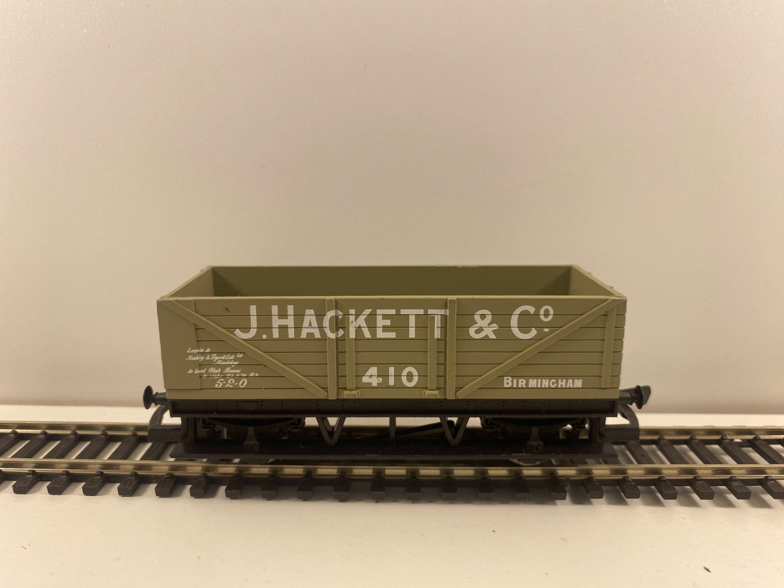 Hornby R6595 6-Plank Open Wagon “J. Hackett & Co.” – OO Gauge