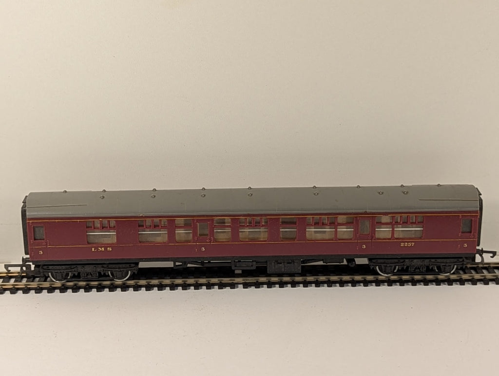 Tri-ang R936 OO Gauge LMS Corridor Brake 3rd Coach
