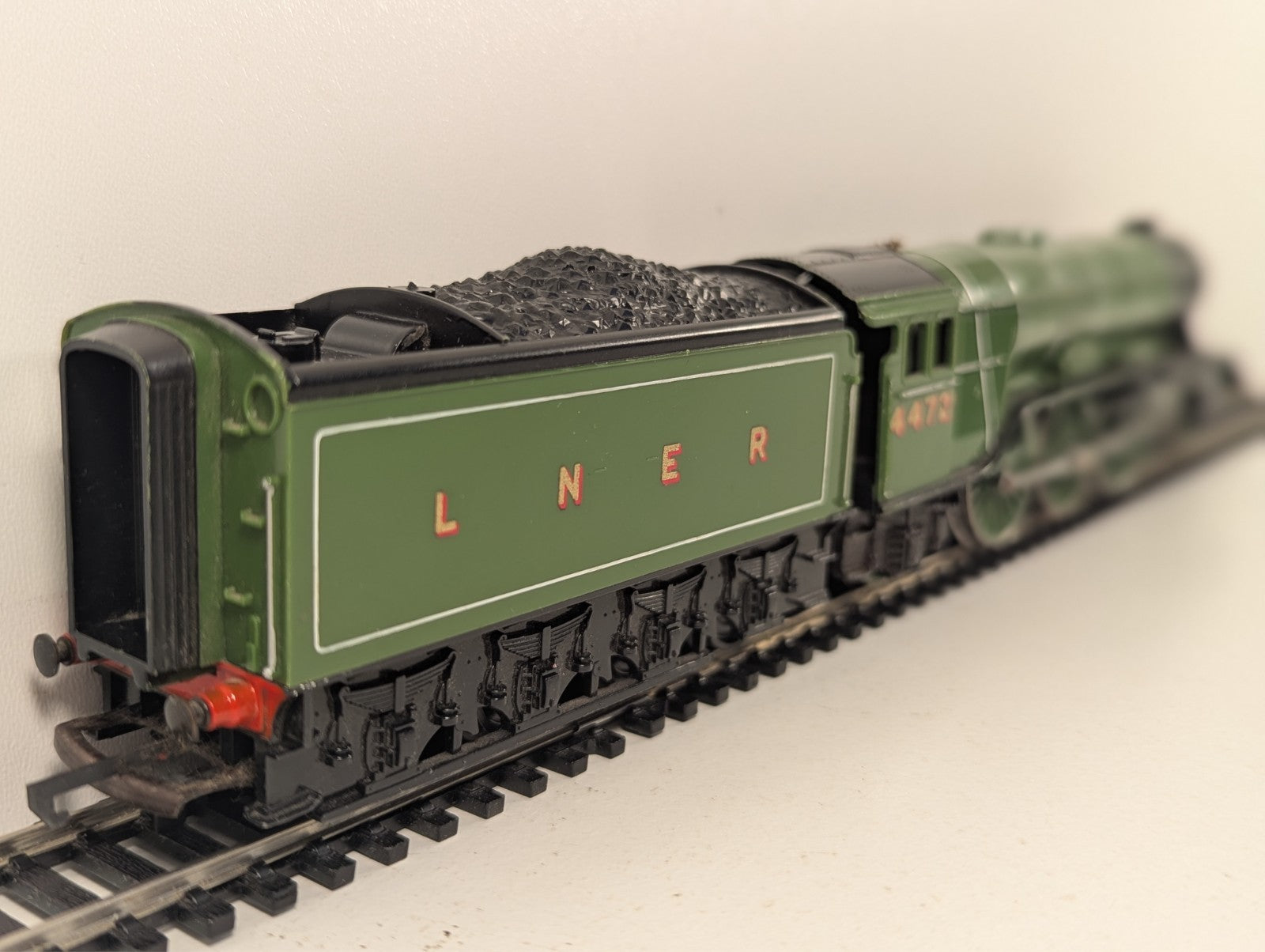 Hornby R851 LNER Class A3 'Flying Scotsman' 4-6-2 Steam Locomotive - LNER Green