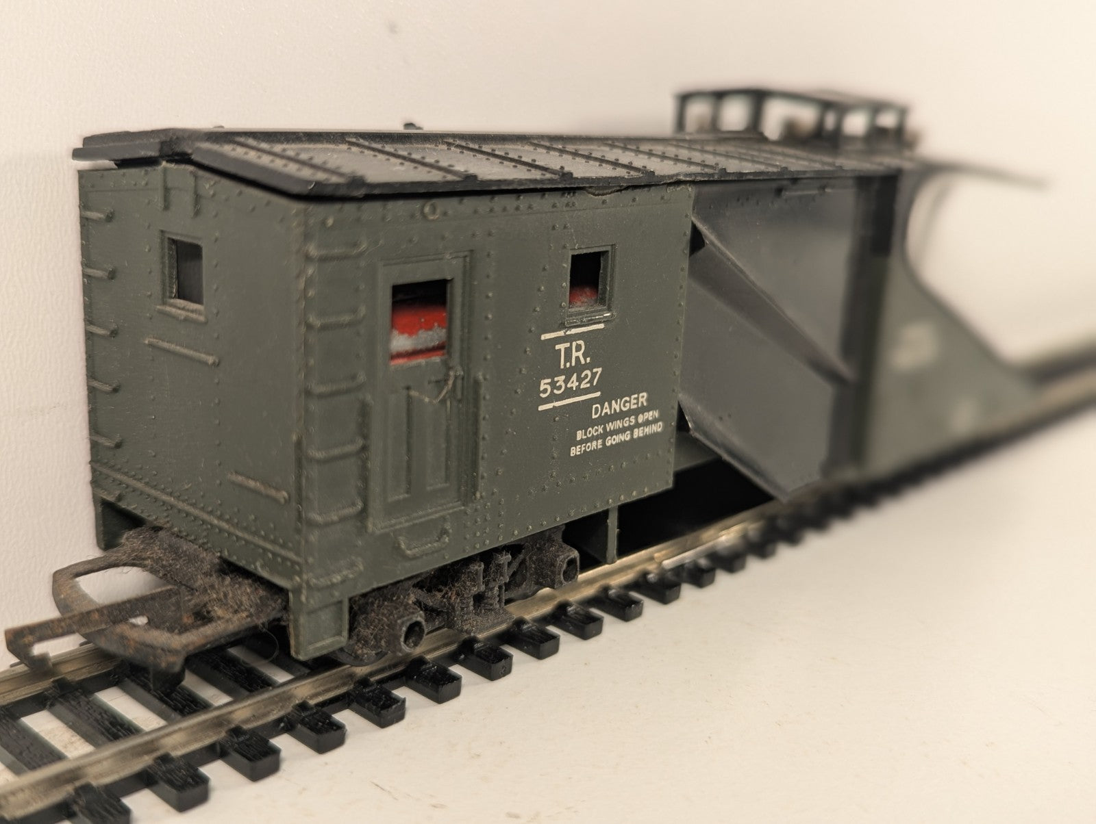 Tri-ang R138 Snow Plough OO Gauge