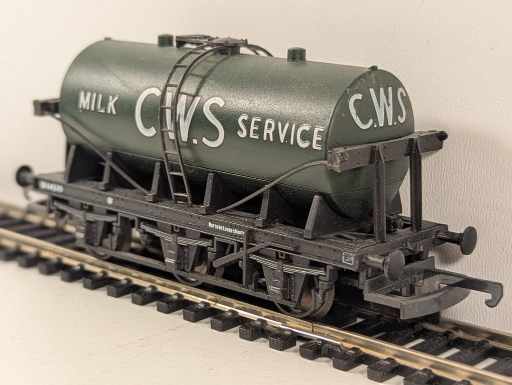 Lima OO Gauge 6-Wheel Milk Tank Wagon CWS Black