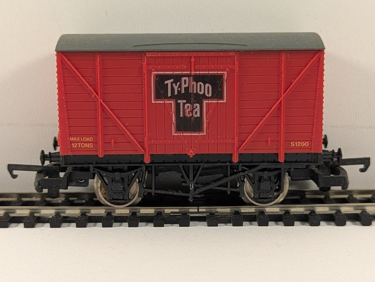 Lima OO Gauge Ty.Phoo Tea Box Van Goods Wagon S1200 Ty.Phoo Tea Red 30 5601 W