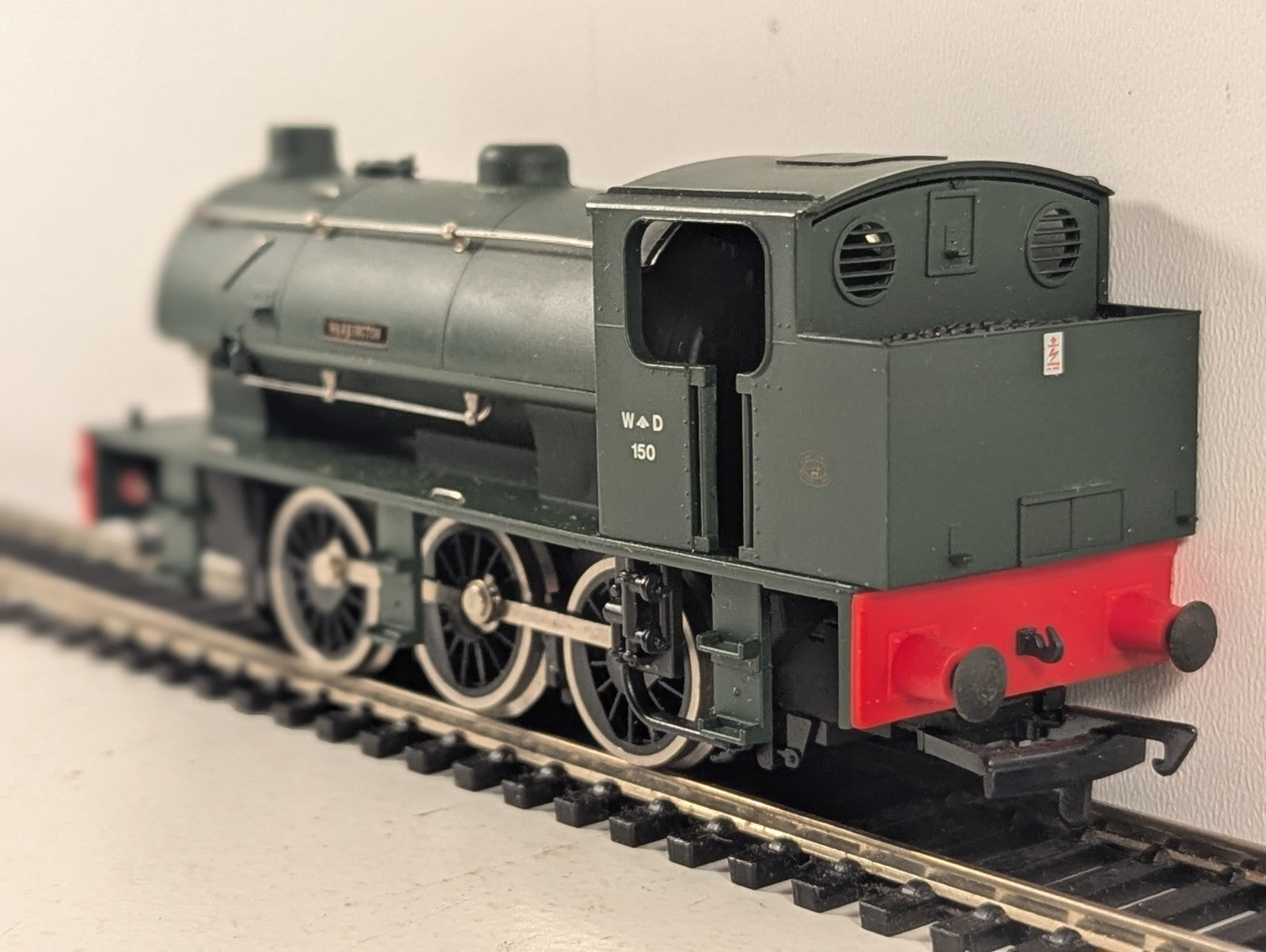 Dapol OO Gauge Class J94 Austerity 0-6-0ST Steam Locomotive 150 WD