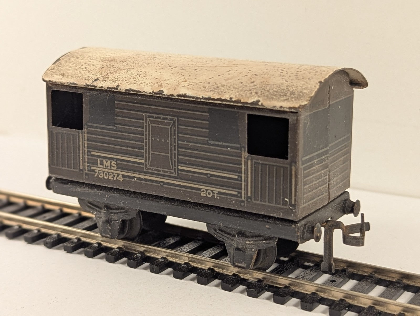 Trix Twin Railways LMS 20 Ton Goods Brake Van OO Gauge