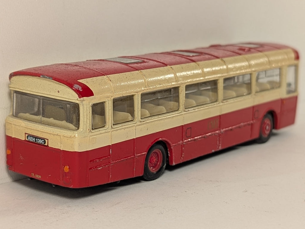 Corgi 1:76 AEC Reliance Weymann Die-cast Model SL 1039