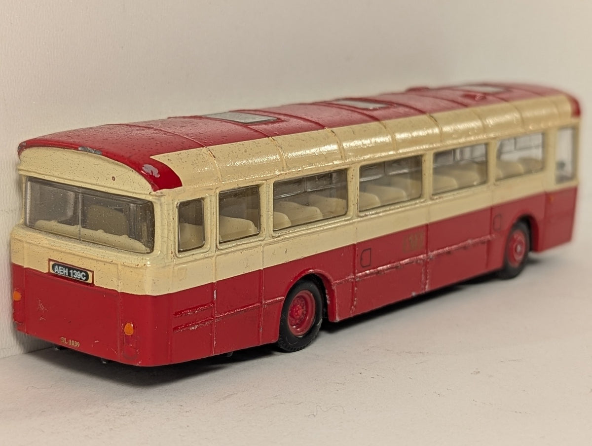 Corgi 1:76 AEC Reliance Weymann Die-cast Model SL 1039