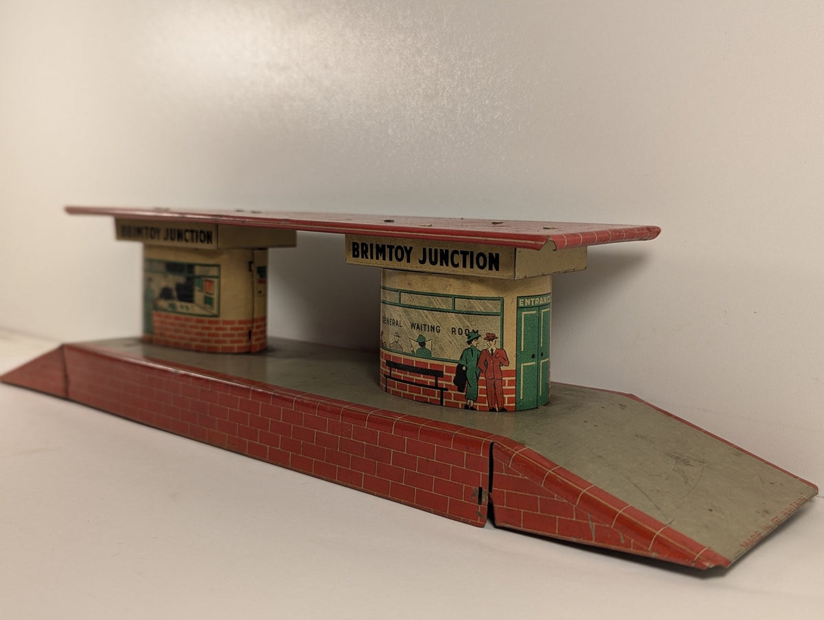 Brimtoy O Gauge Brimtoy Junction Station Platform Lithographed Red Brick