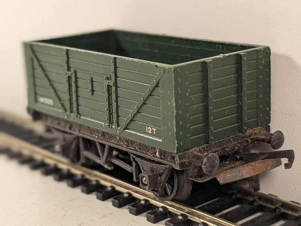 Tri-ang OO Gauge 5-Plank Open Wagon Goods Wagon W1005 BR Green R10