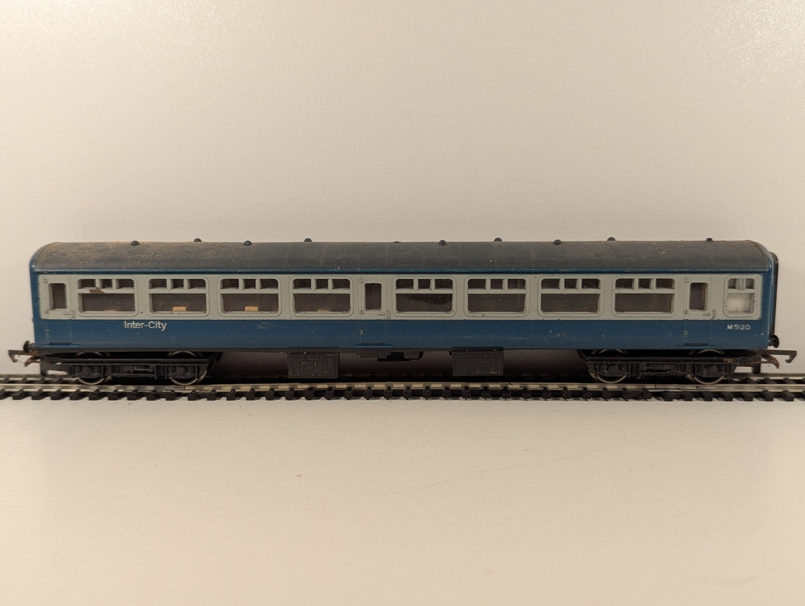 Tri-ang Hornby OO Gauge BR Mk2 InterCity Coach M5120