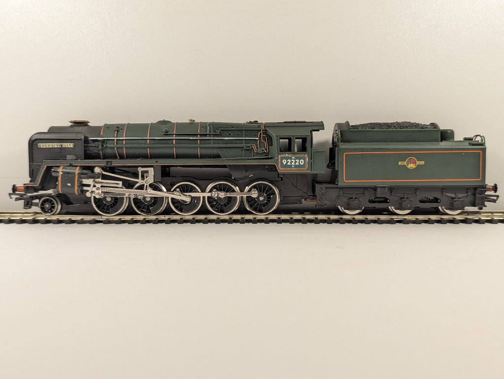 Hornby Railways OO Gauge B.R. Standard Class 9F 'Evening Star' Steam Locomotive