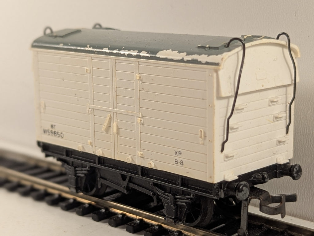 Hornby Dublo 4320 Mica B 6 Ton Refrigerator Van OO Gauge - Chipped Paint