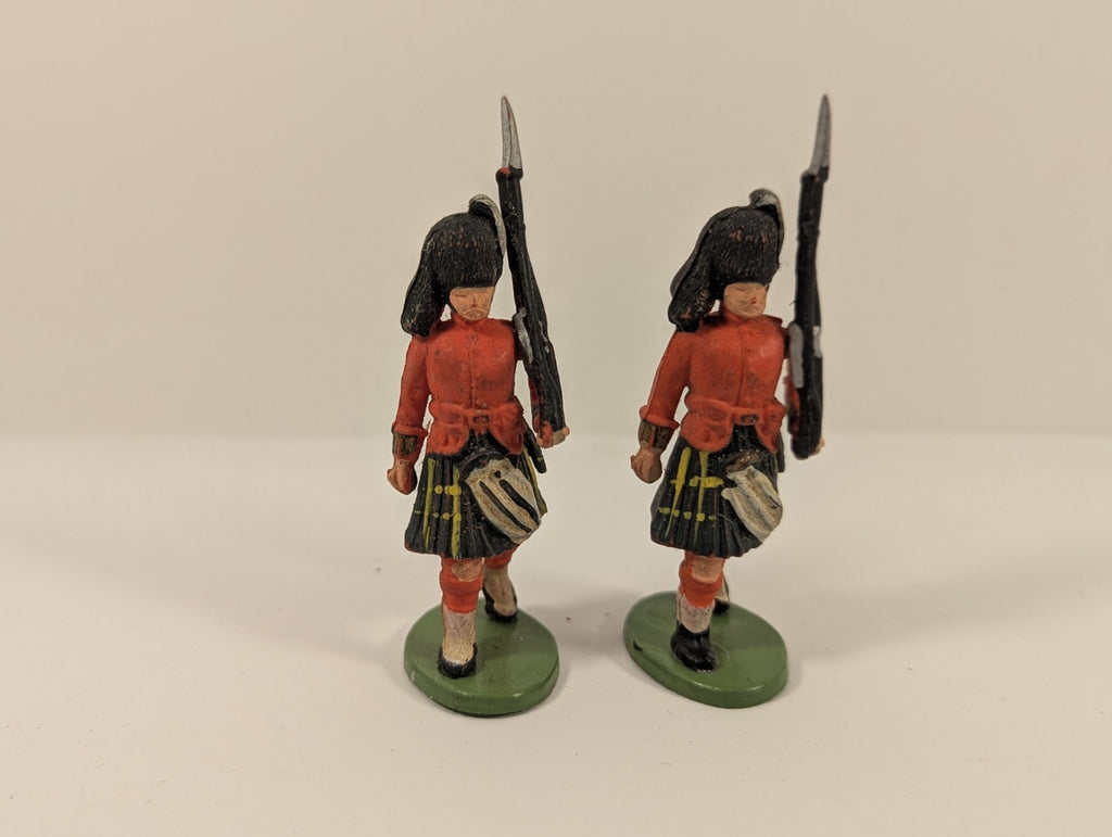 Britains Toy Soldiers “The Gordon Highlanders” Plastic Figures