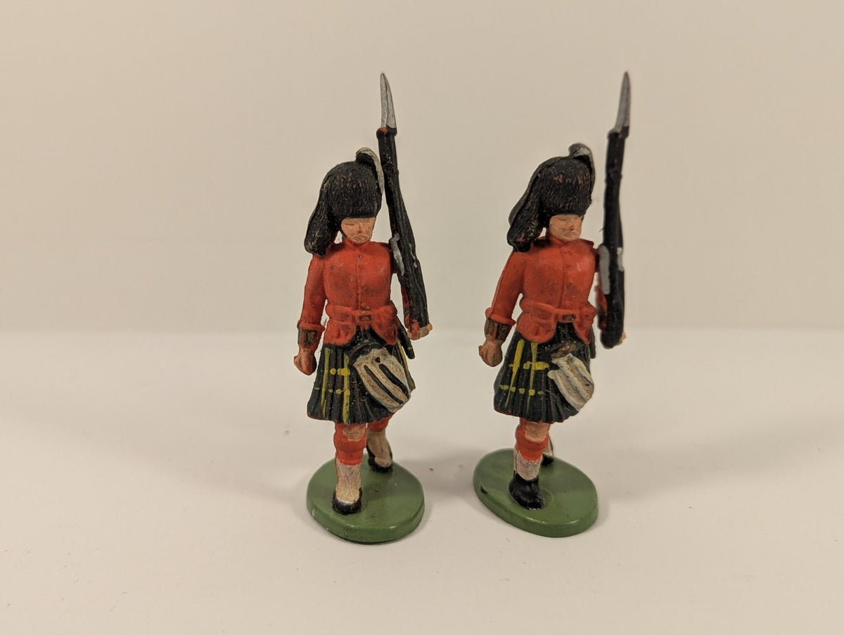 Britains Toy Soldiers “The Gordon Highlanders” Plastic Figures