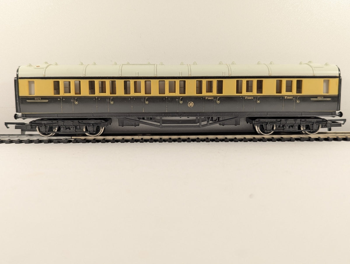 Hornby OO Gauge GWR Composite Coach Passenger Coach 6024 GWR Chocolate and Cream