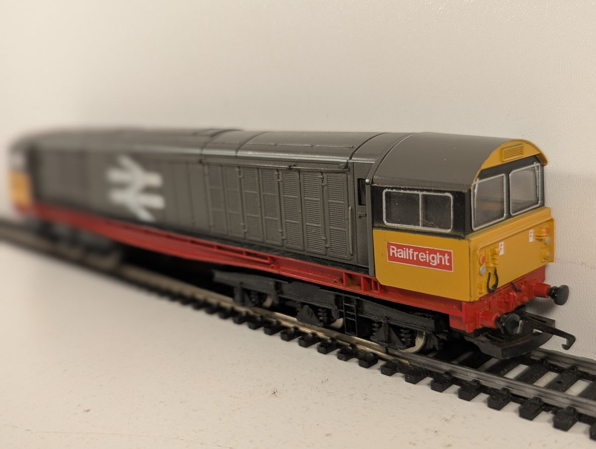 Hornby OO Gauge Class 58 Diesel Locomotive 58001 BR Railfreight Grey R250