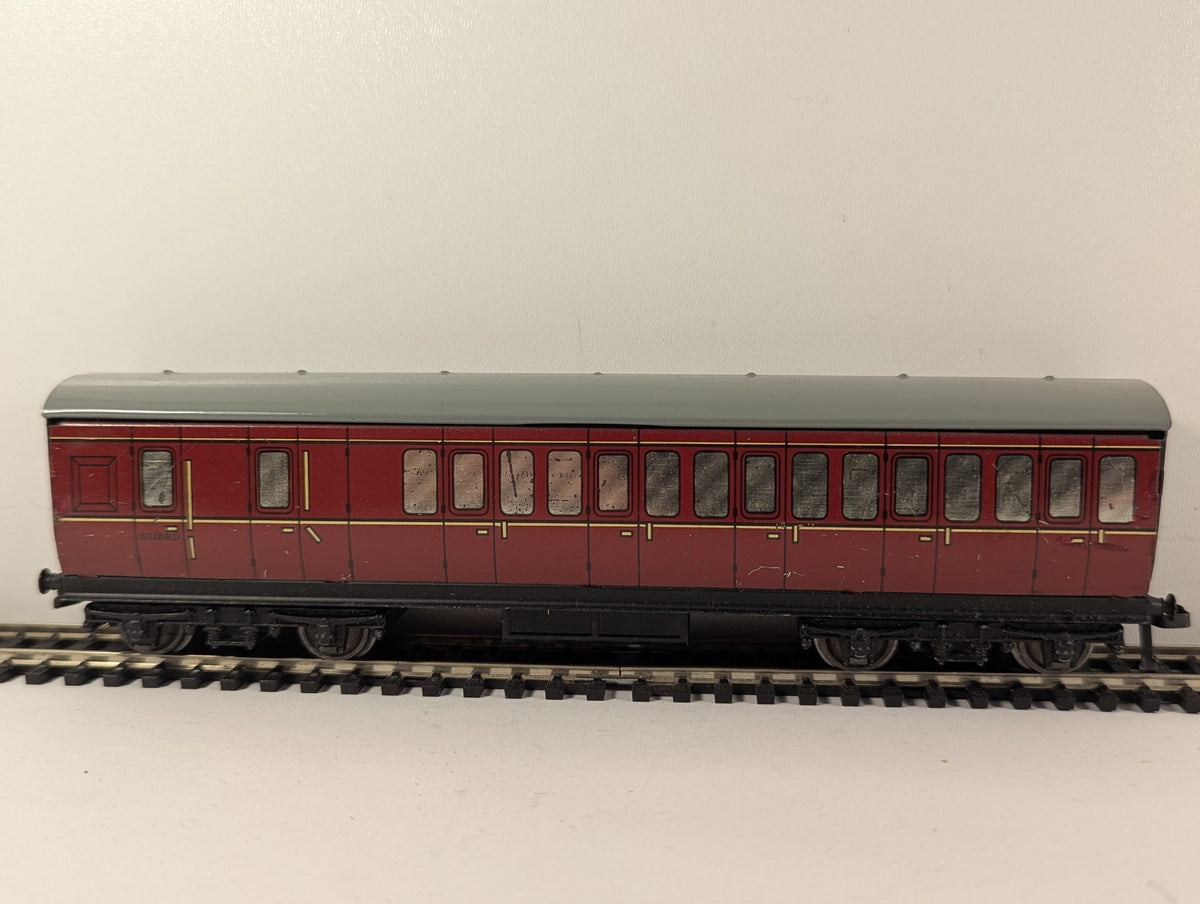 Hornby Dublo OO Gauge Tinplate LMS Brake Third Passenger Coach LMS Maroon