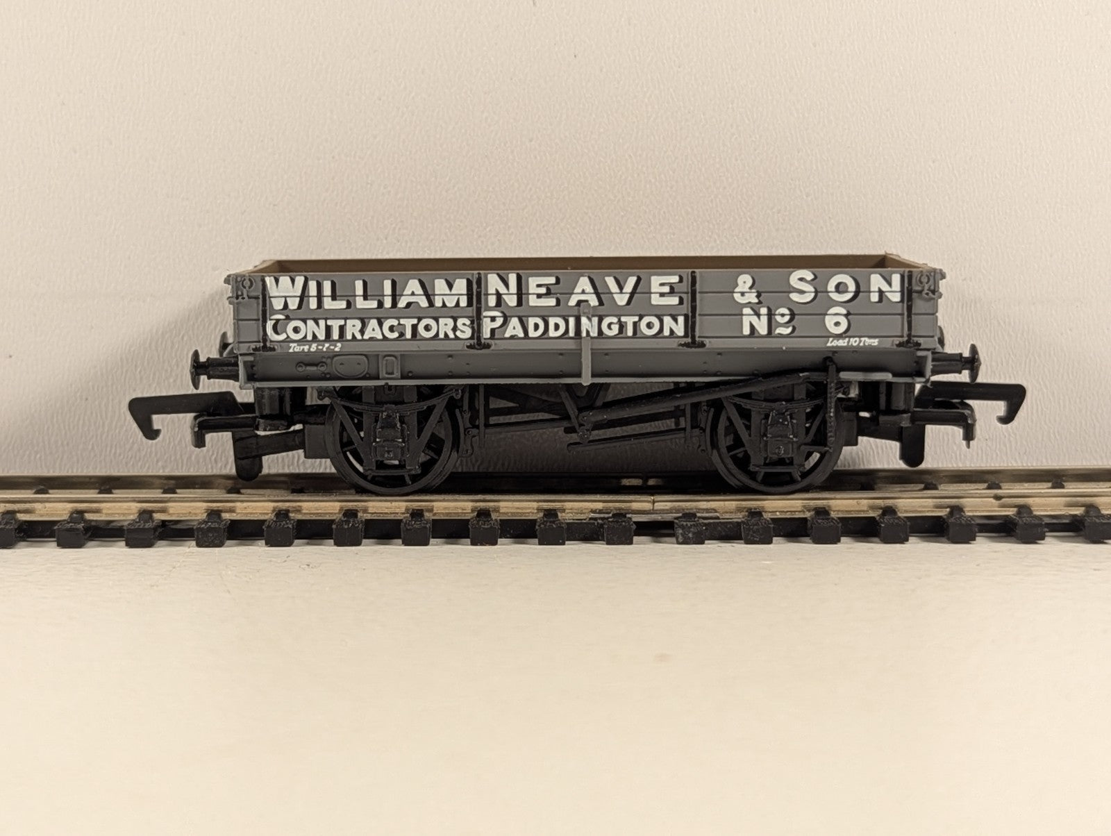 Replica Railways 13302 OO Gauge William Neave & Son 3 Plank Wagon - Boxed