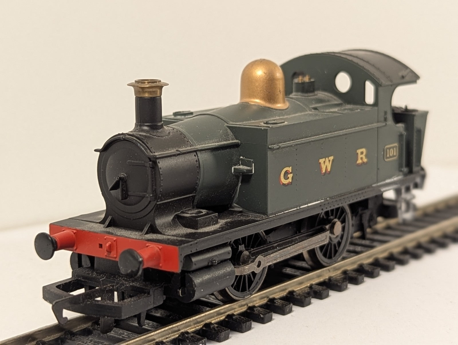 Hornby OO Gauge GWR 0-4-0T Industrial Locomotive 101 Holden Class