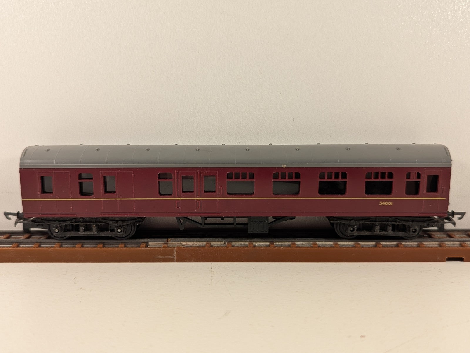 Tri-ang TT Gauge BR Mk1 Corridor Brake Second Coach