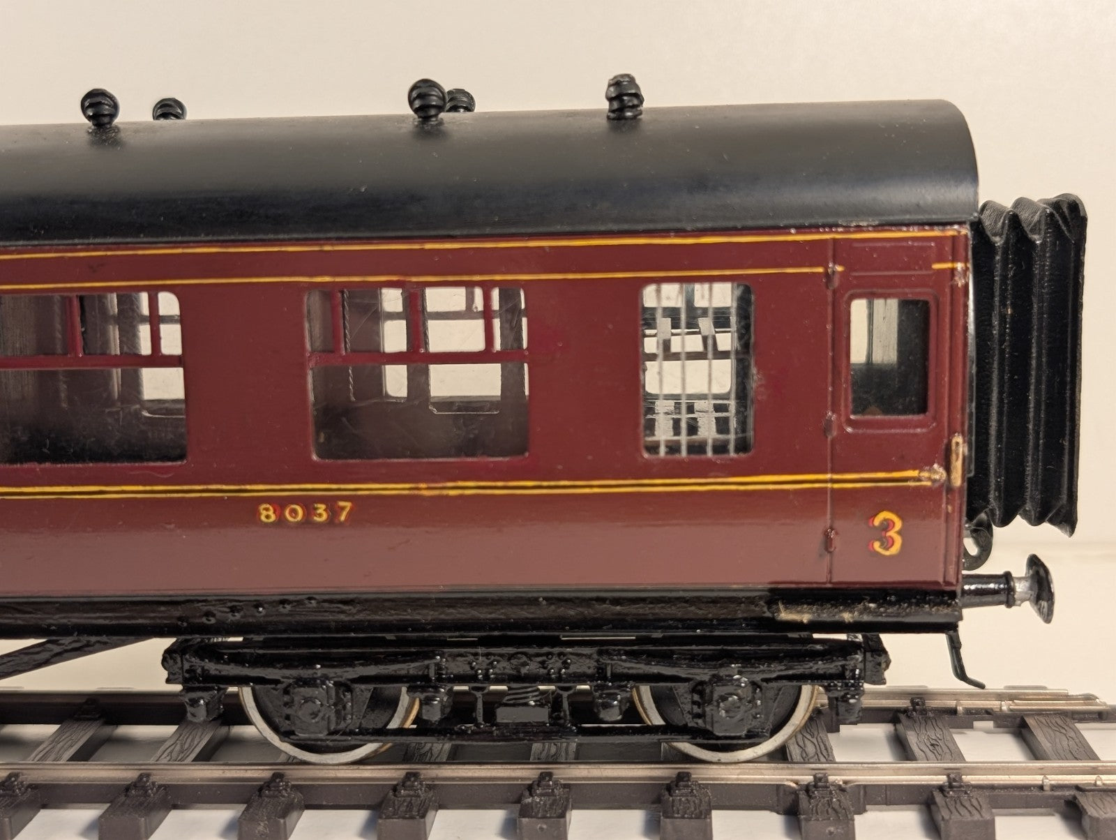 Leeds Company O Gauge Kitbuilt LMS Maroon 3rd Coach 8037