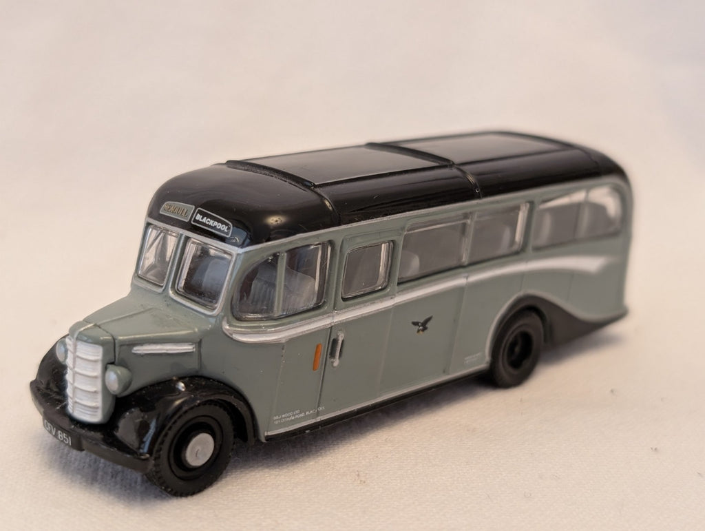Corgi 1:76 Scale Bedford OB Duple Vista Coach Die-cast Model Coach