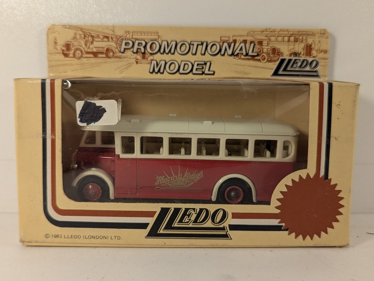 Lledo AEC Regal Coach Diecast Bus Red/Cream - Happy Days Austin's