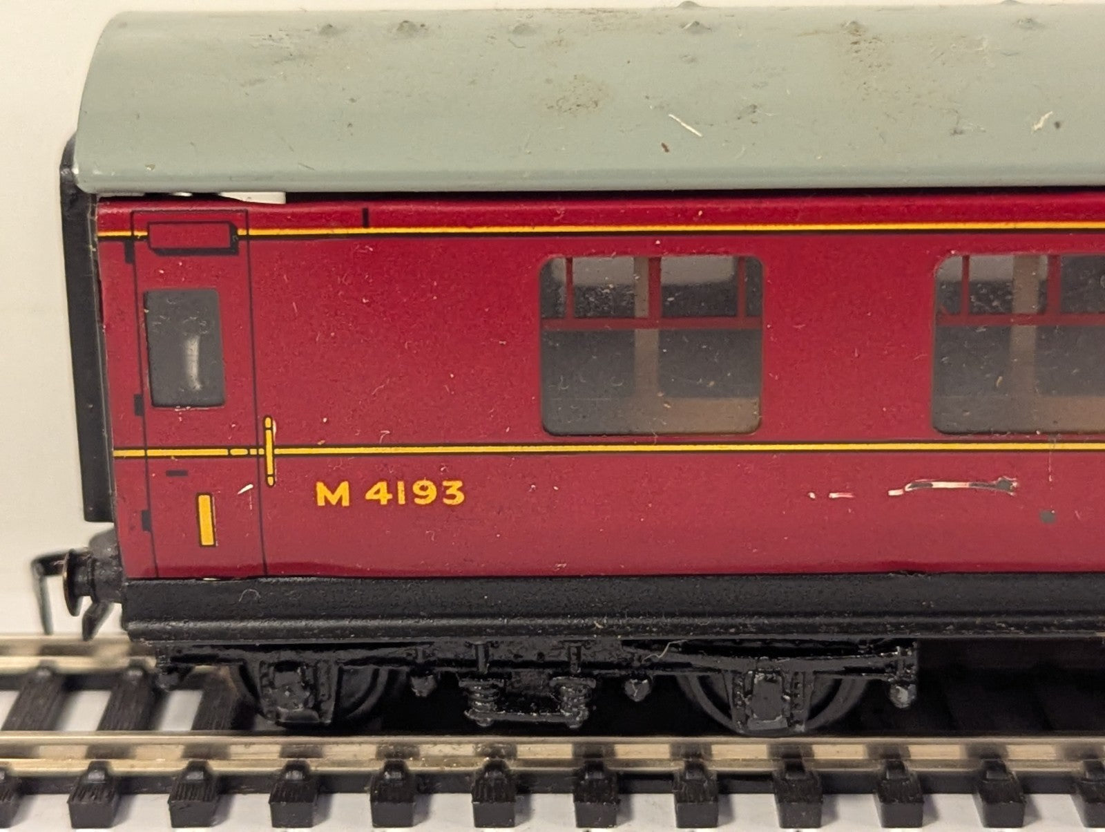 Hornby Dublo OO Gauge Stanier Composite Coach BR Maroon