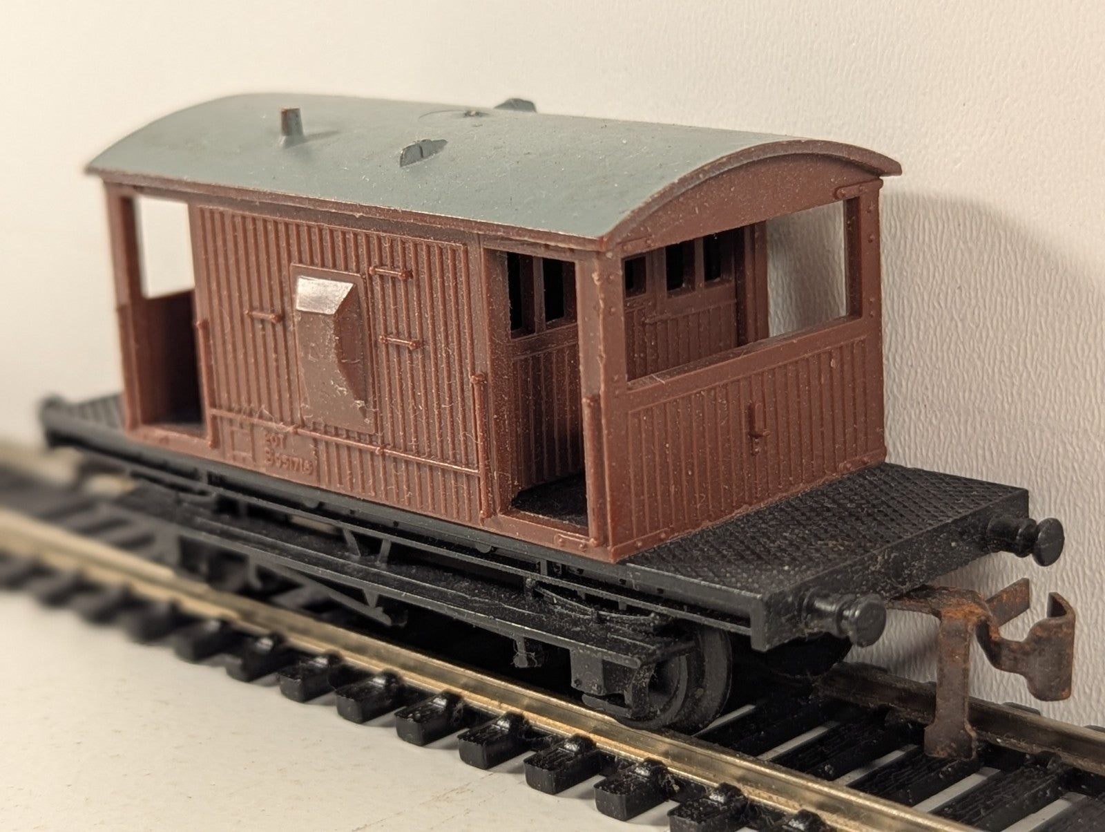 Playcraft Railways 20 Ton Brake Van OO Gauge