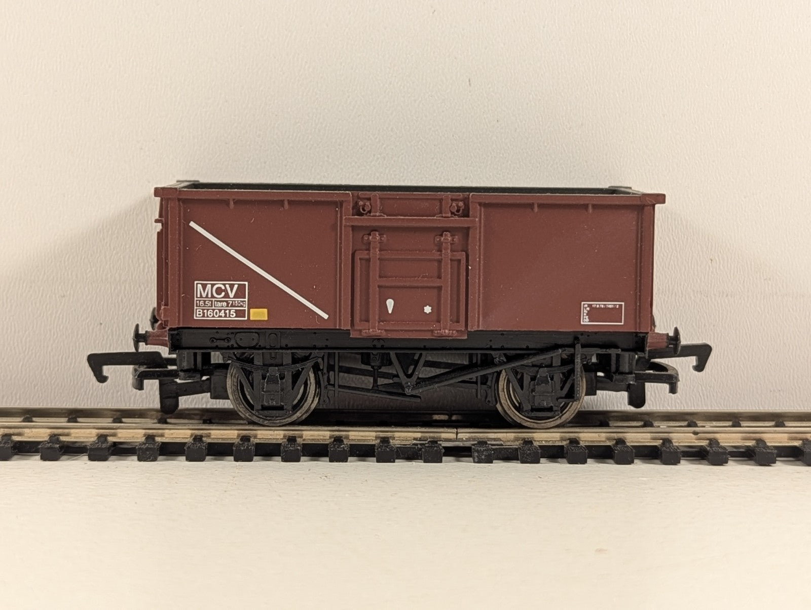 Bachmann 37-238A OO Gauge 16 Ton Steel MCV Mineral Wagon - Wrong Box