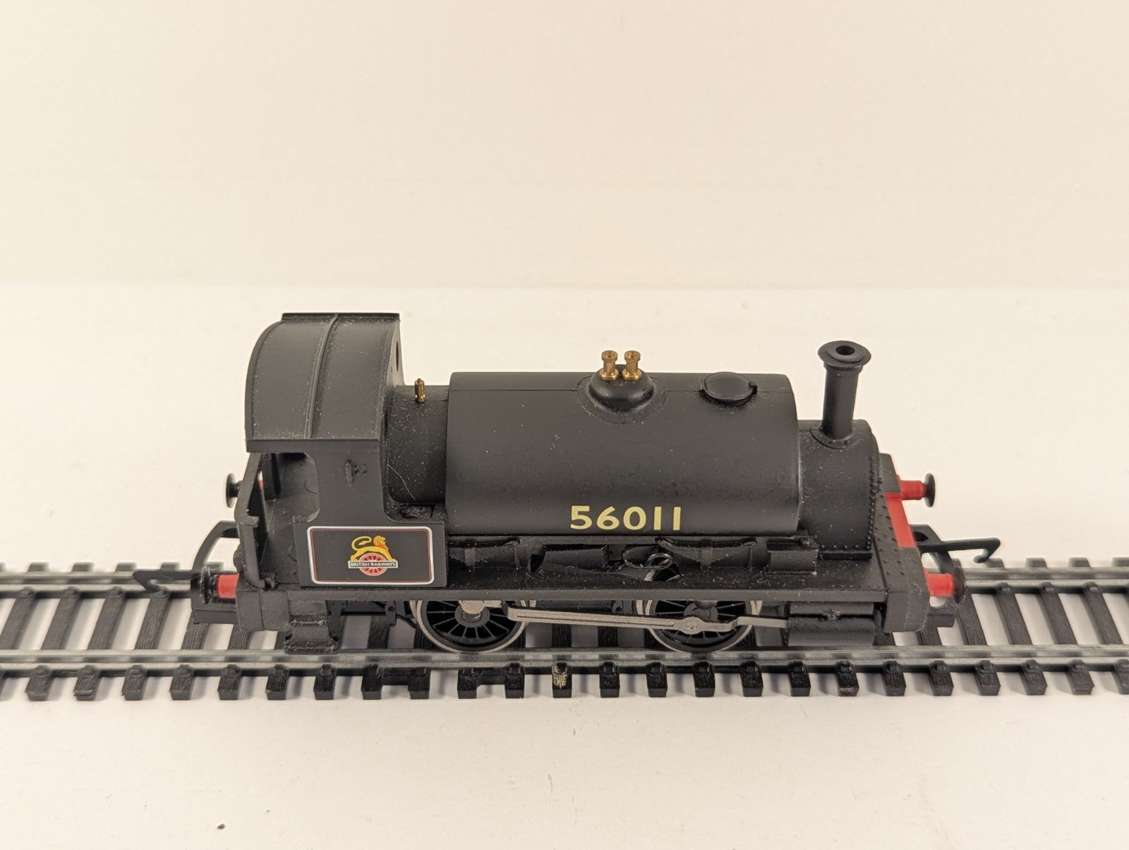 Hornby R3292 OO Gauge Class 0F Pug Collectors Club Poor Runner