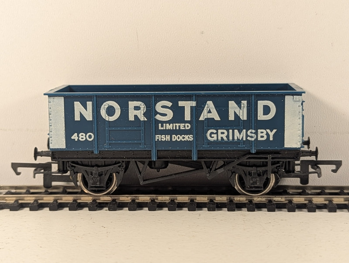 Hornby OO Gauge Norstand Limited Fish Docks Grimsby 7-Plank Open Wagon