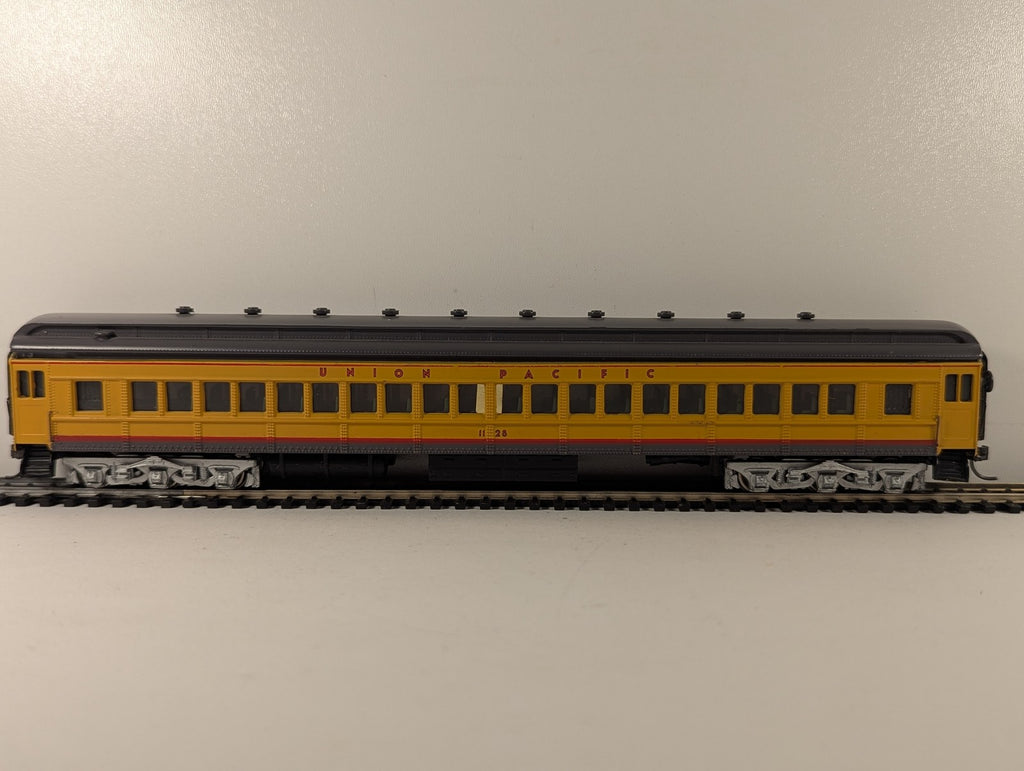 Bachmann HO Gauge Heavyweight Coach Passenger Coach 1128