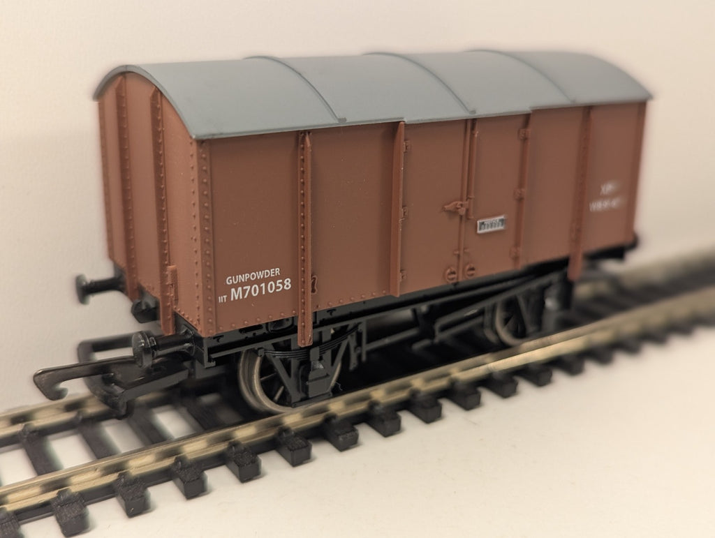 Dapol B700 OO BR Gunpowder Van M701058