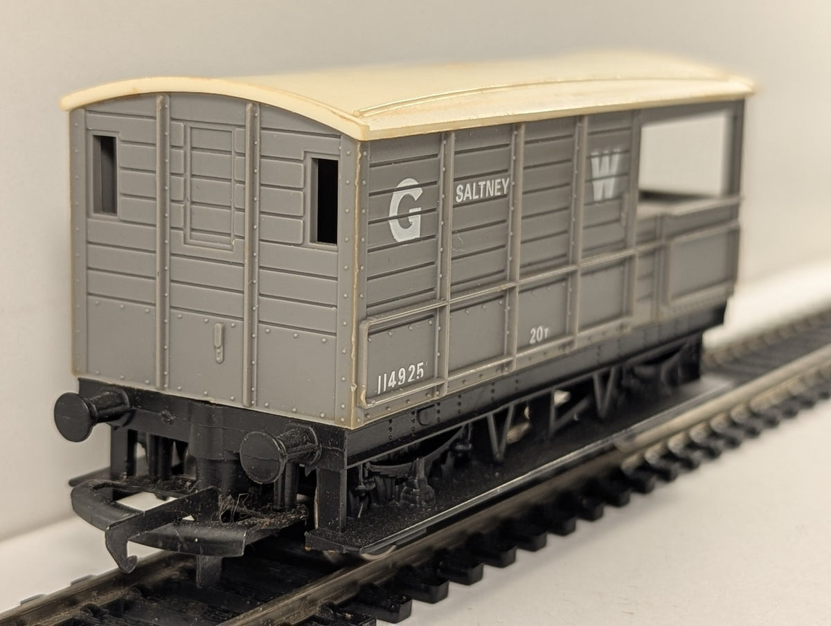 Hornby OO Gauge GWR 20t Toad Brake Van 'Saltney' 114925 GWR Grey R122