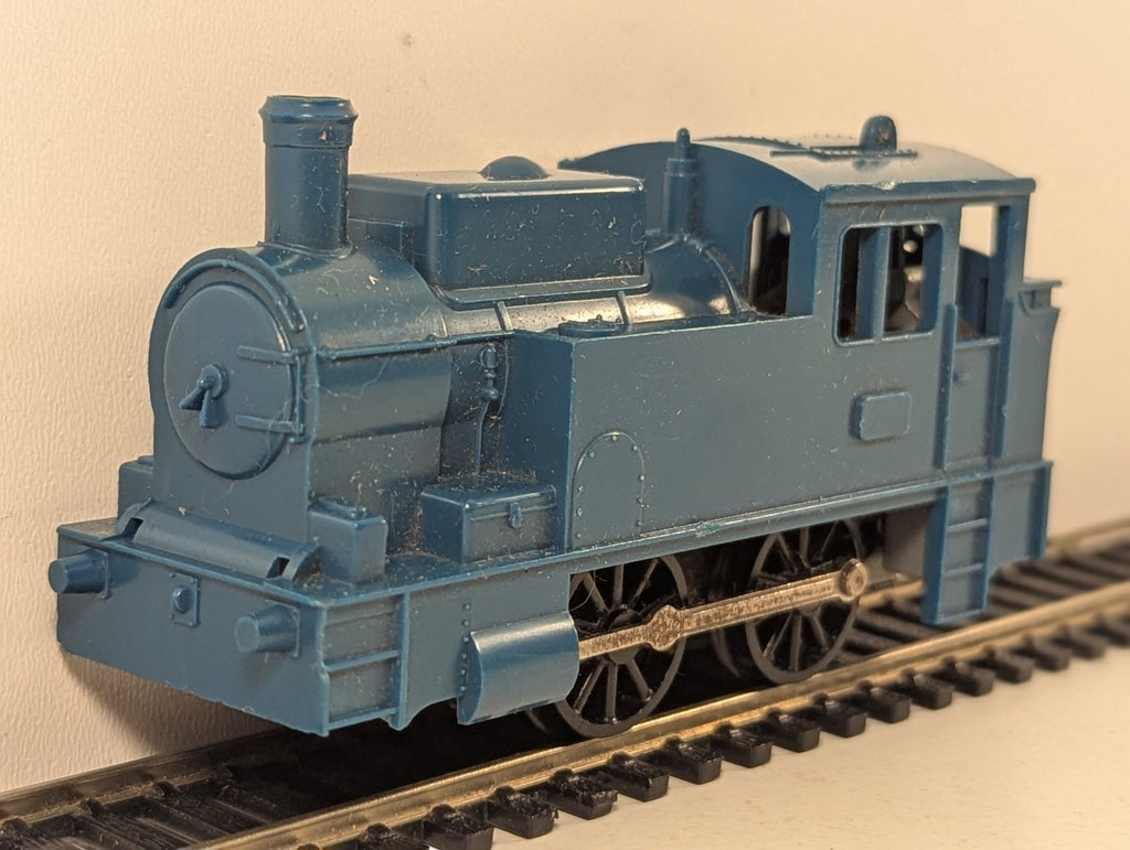 Hornby OO Gauge 0-4-0T Industrial Tank Locomotive Plain Blue  Windup