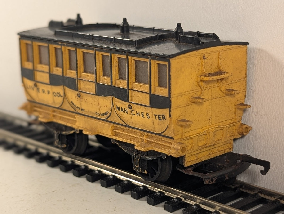 Tri-ang OO Gauge Liverpool & Manchester Railway 1st Class Coach 'Experience'
