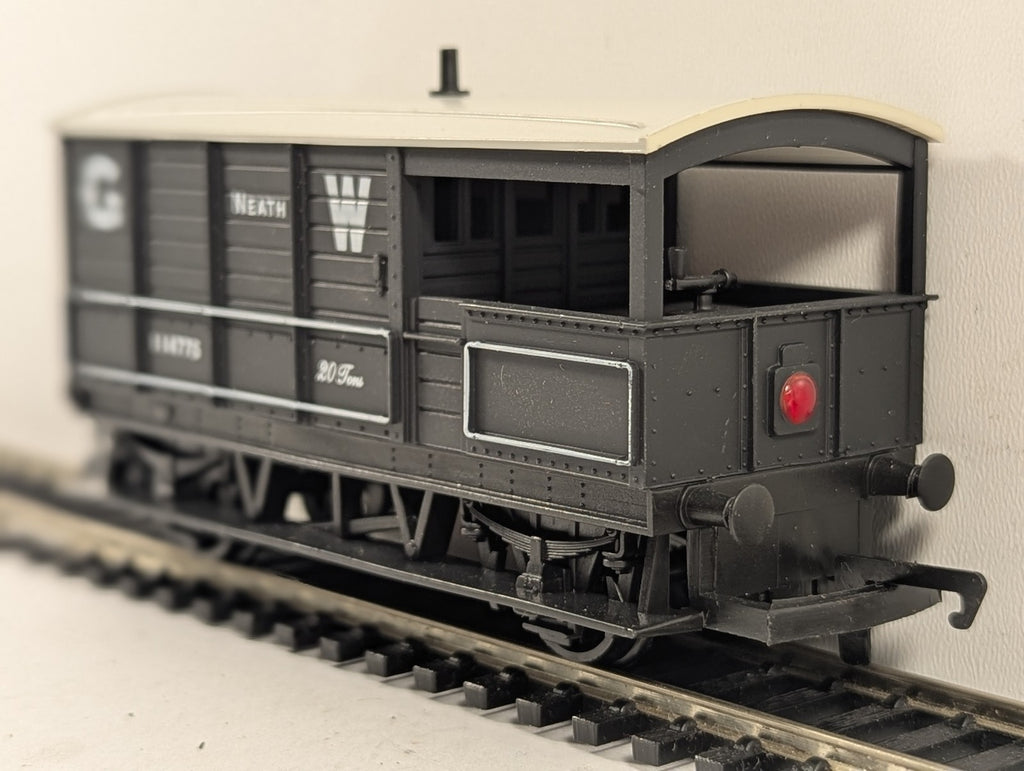 Bachmann OO Gauge 20 Ton Toad Brake Van 114775 GWR Dark Grey 33-301A