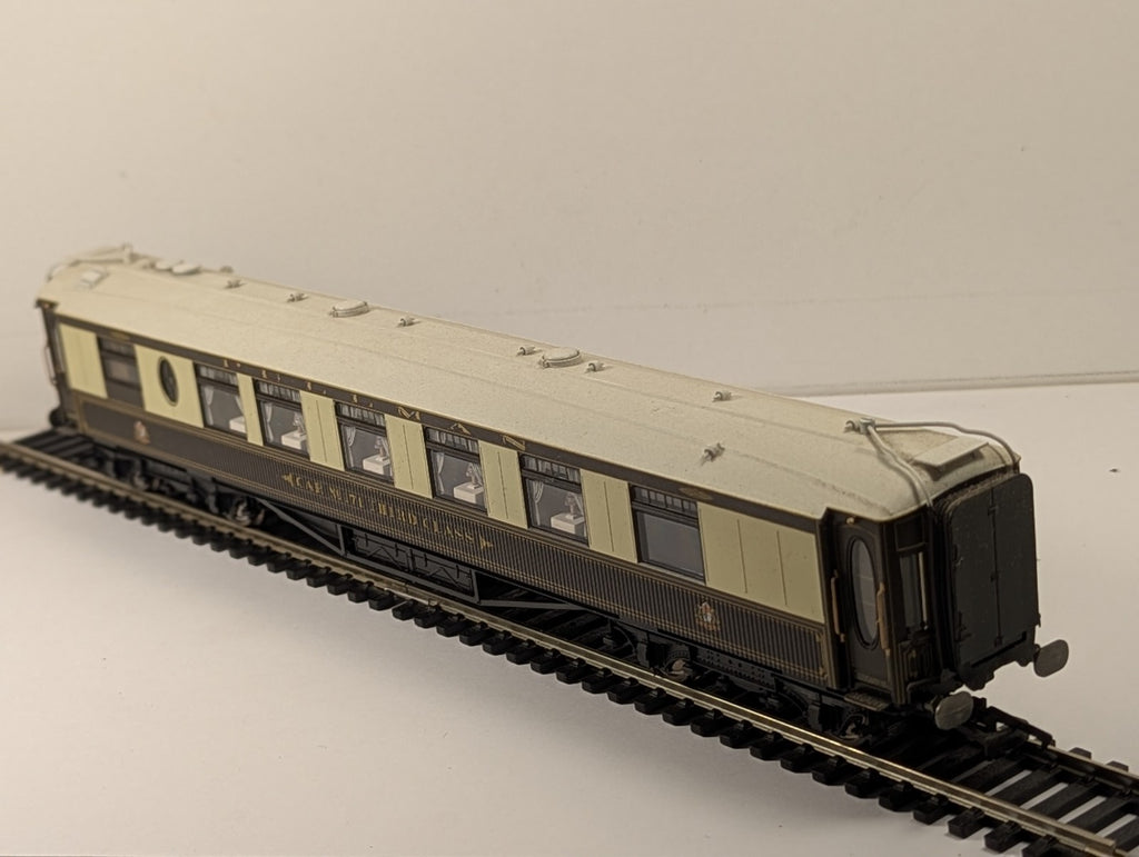 Hornby Pullman Parlour Car No. 171 Third Class Passenger Coach - Lights Up