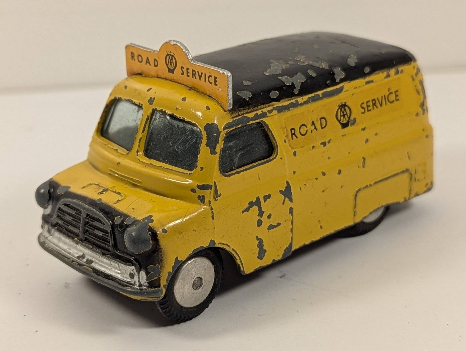 Corgi Toys 408 Bedford AA Road Service Van 1:43 Scale