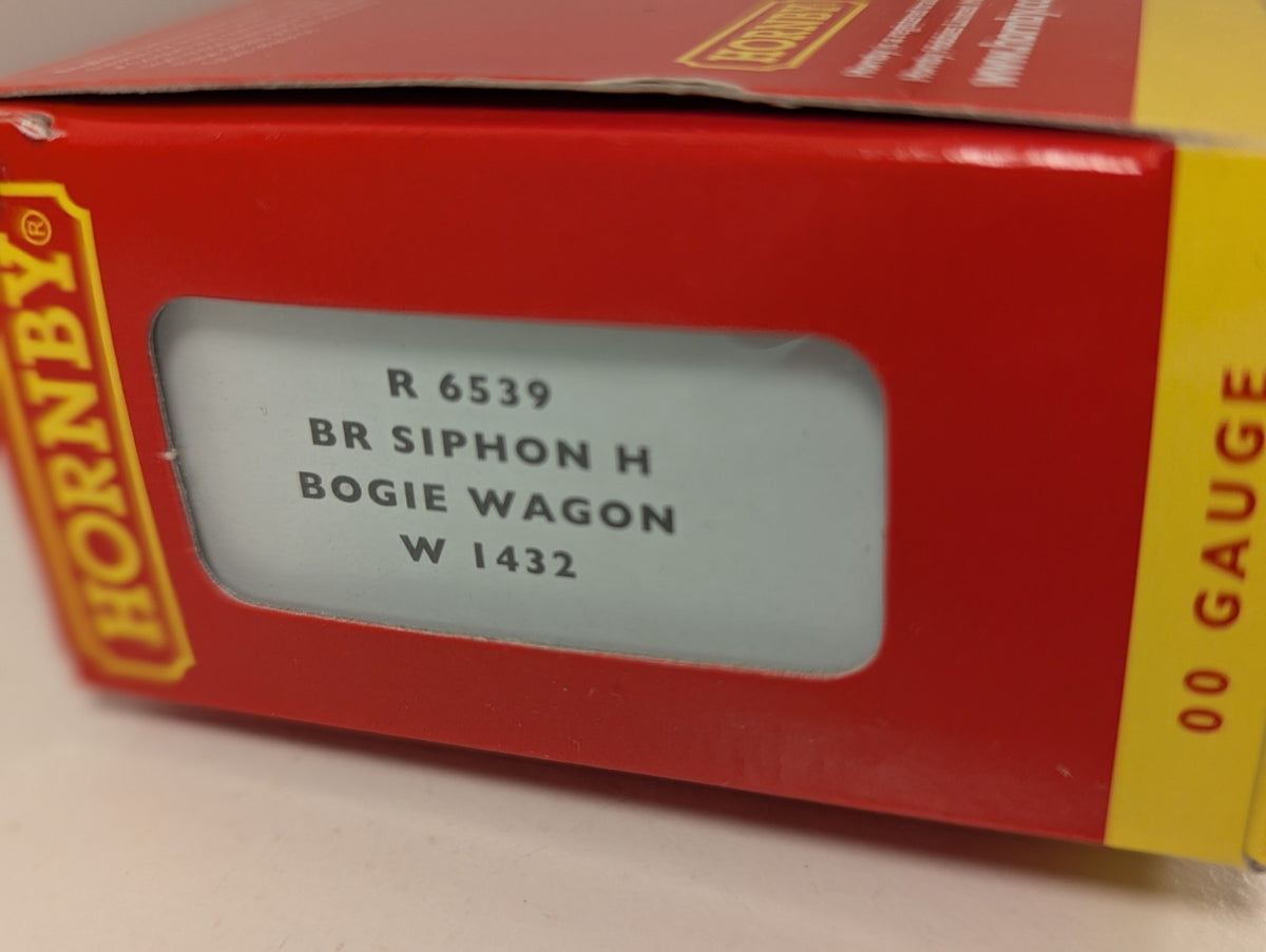 Hornby OO Gauge R6539 BR Siphon H Bogie Wagon Maroon