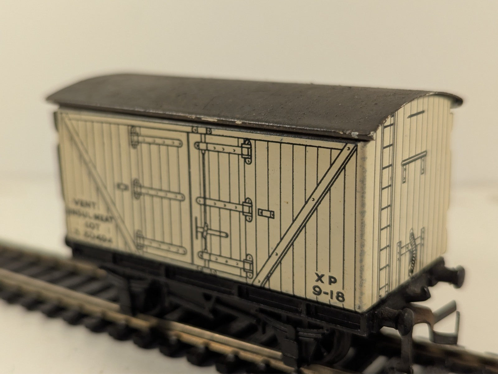 Hornby Dublo OO Gauge 10 Ton Insulated Meat Van