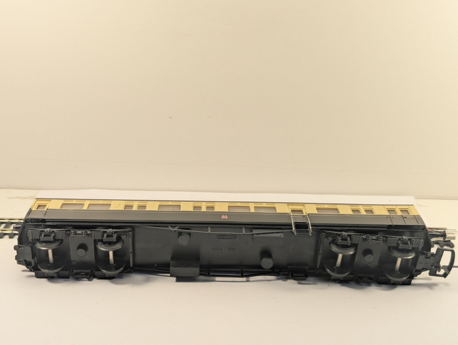 Hornby OO Gauge GWR Autocoach No. 190 - Missing Buffer