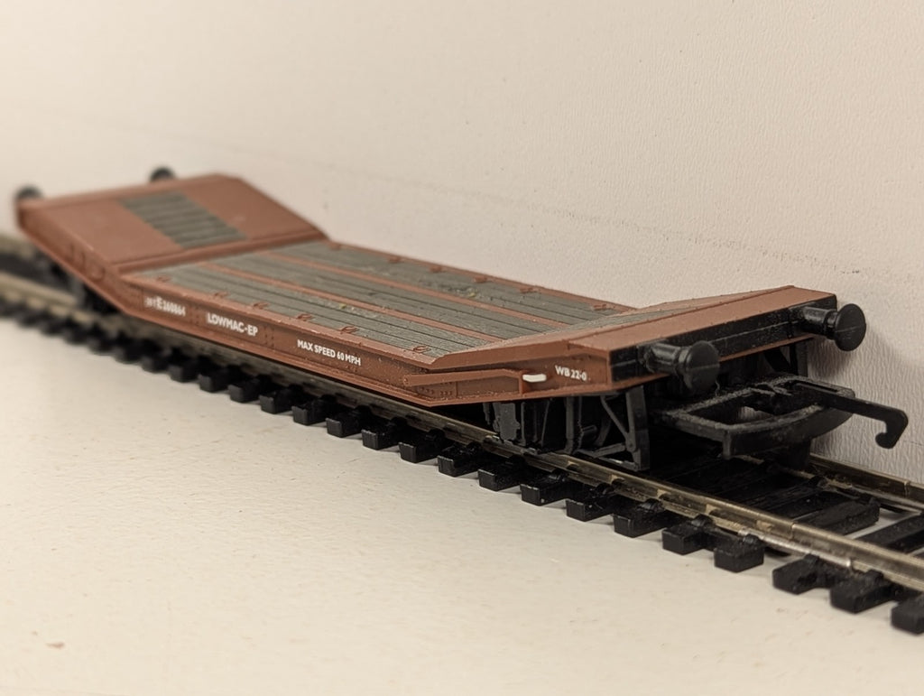 Hornby OO Gauge Lowmac Wagon Goods Wagon E260864 BR Bauxite