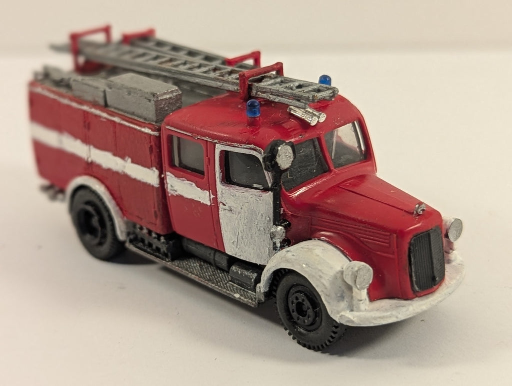 Roco HO Scale Mercedes-Benz L3500 Fire Engine Red