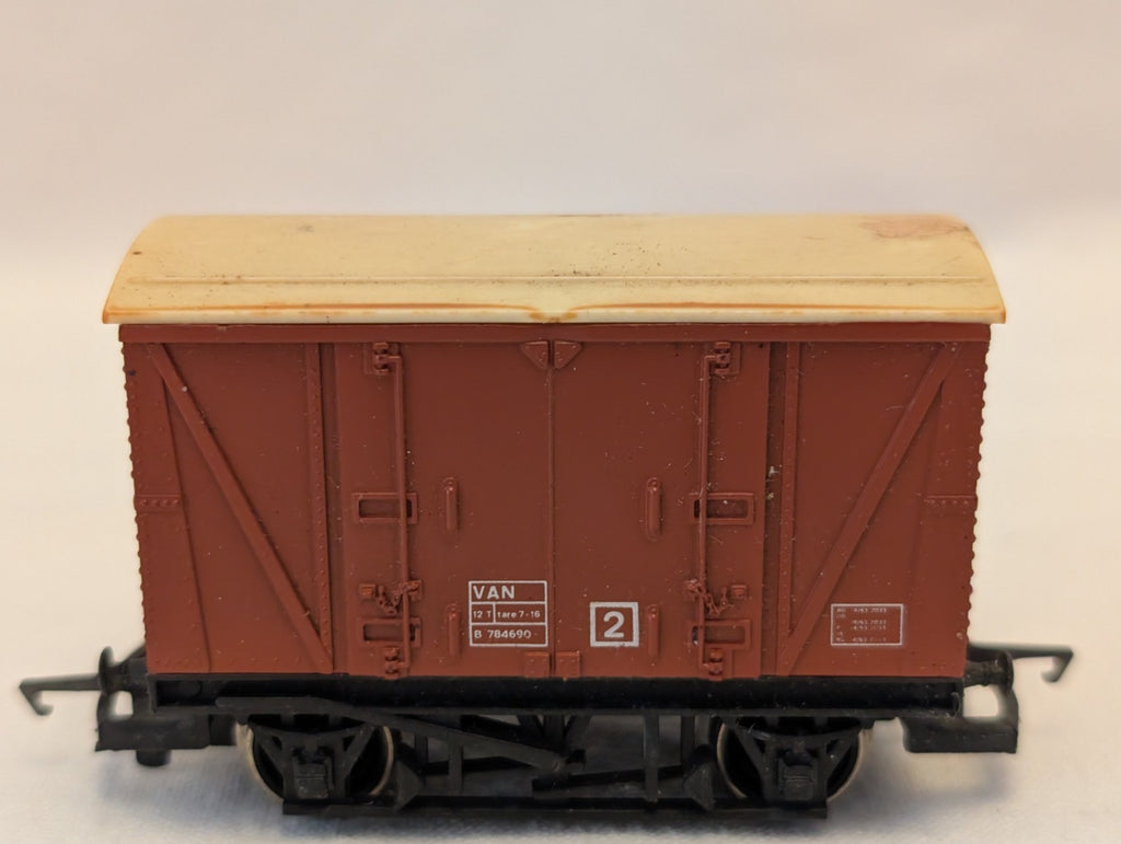 Hornby OO Gauge BR 12T Ventilated Van Goods Wagon B784690 BR Bauxite